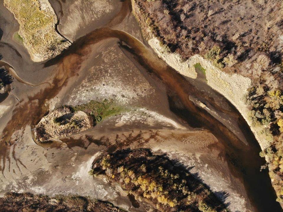 "Ріки стало ще менше": у мережі показали фото Дніпра з висоти 