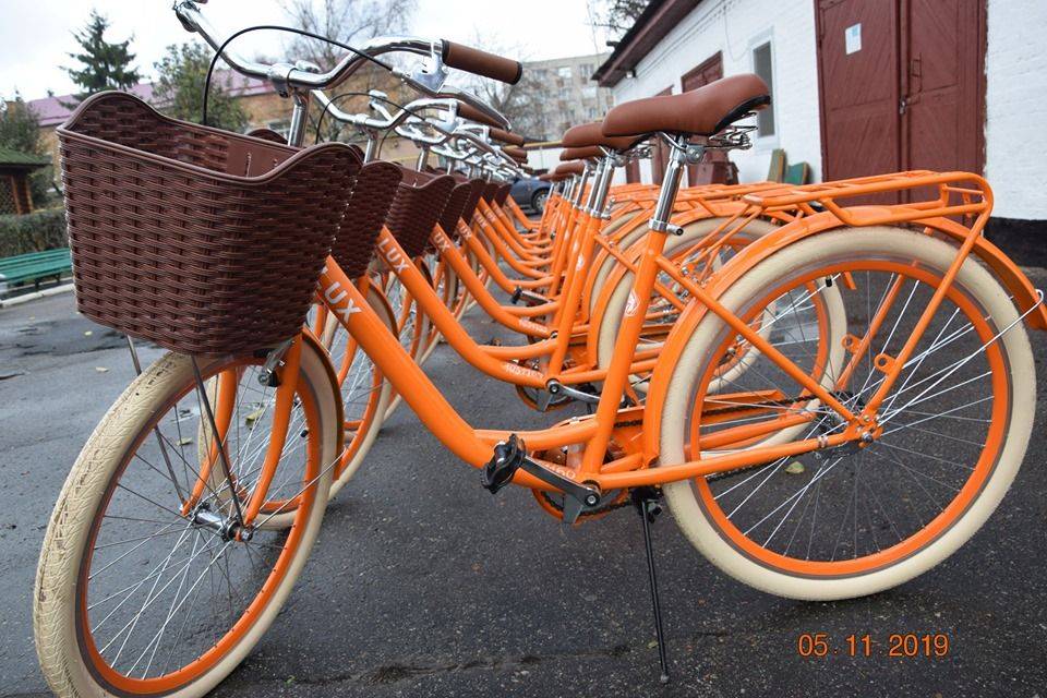 На Золотоніщині соцпрацівники пересіли на сучасні велосипеди (фото)