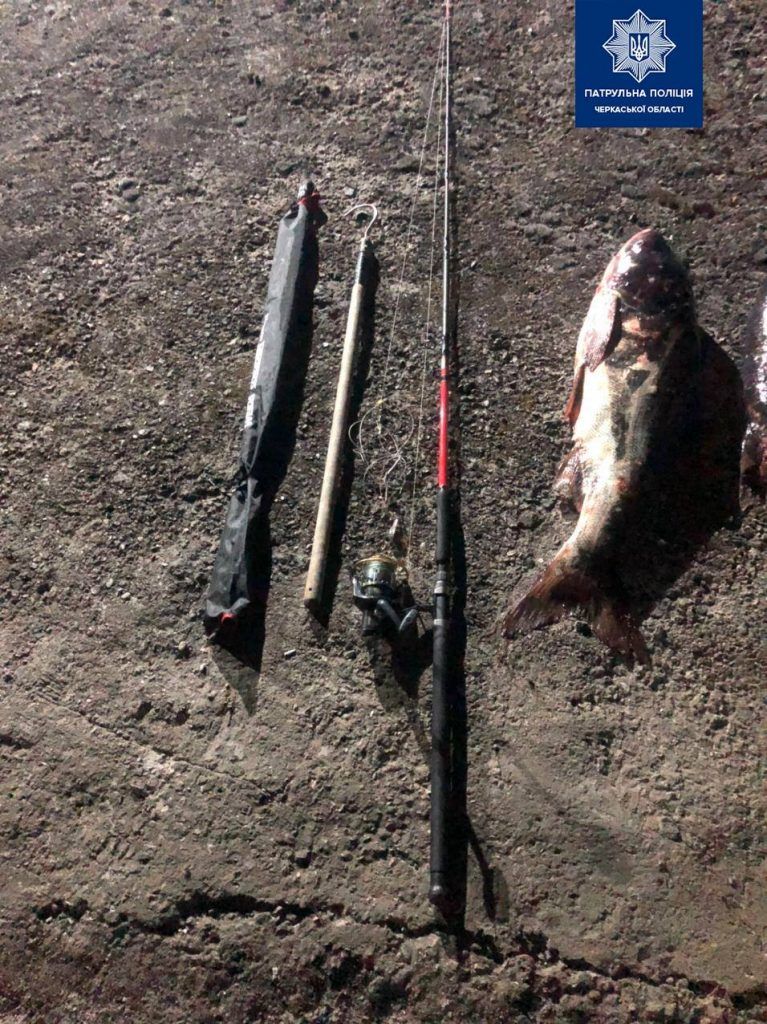 На Черкащині затримали браконьєрів, які незаконно ловили рибу варварським методом на території заказника