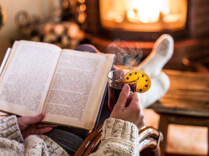 Сніг, какао та скандинавські детективи: що черкащанам читати під час новорічних свят
