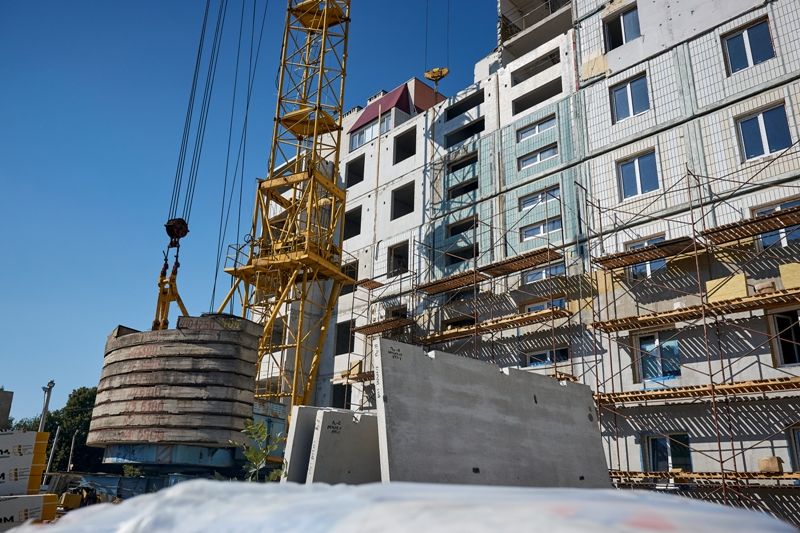 В Умані готуються монтувати восьмий поверх у зруйнованій ворогом багатоповерхівці | Про Все  (provce.ck.ua)