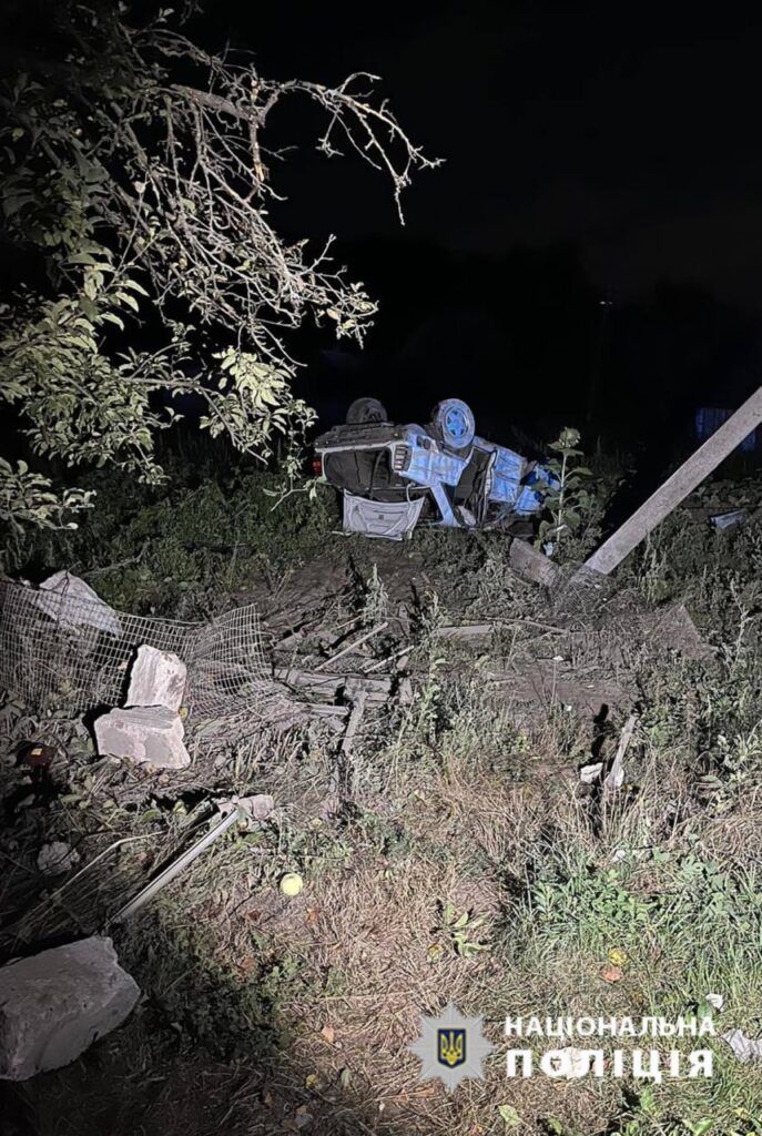 На Уманщині авто врізалося в огорожу, водій загинув (ФОТО)